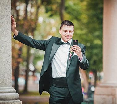 Looking Your Best: How to Properly Wear a Cummerbund