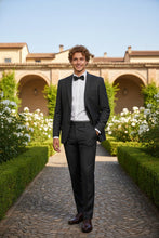 Alessandro Vitello Black Windowpane 2-Button Notch Suit (2-Piece Set)