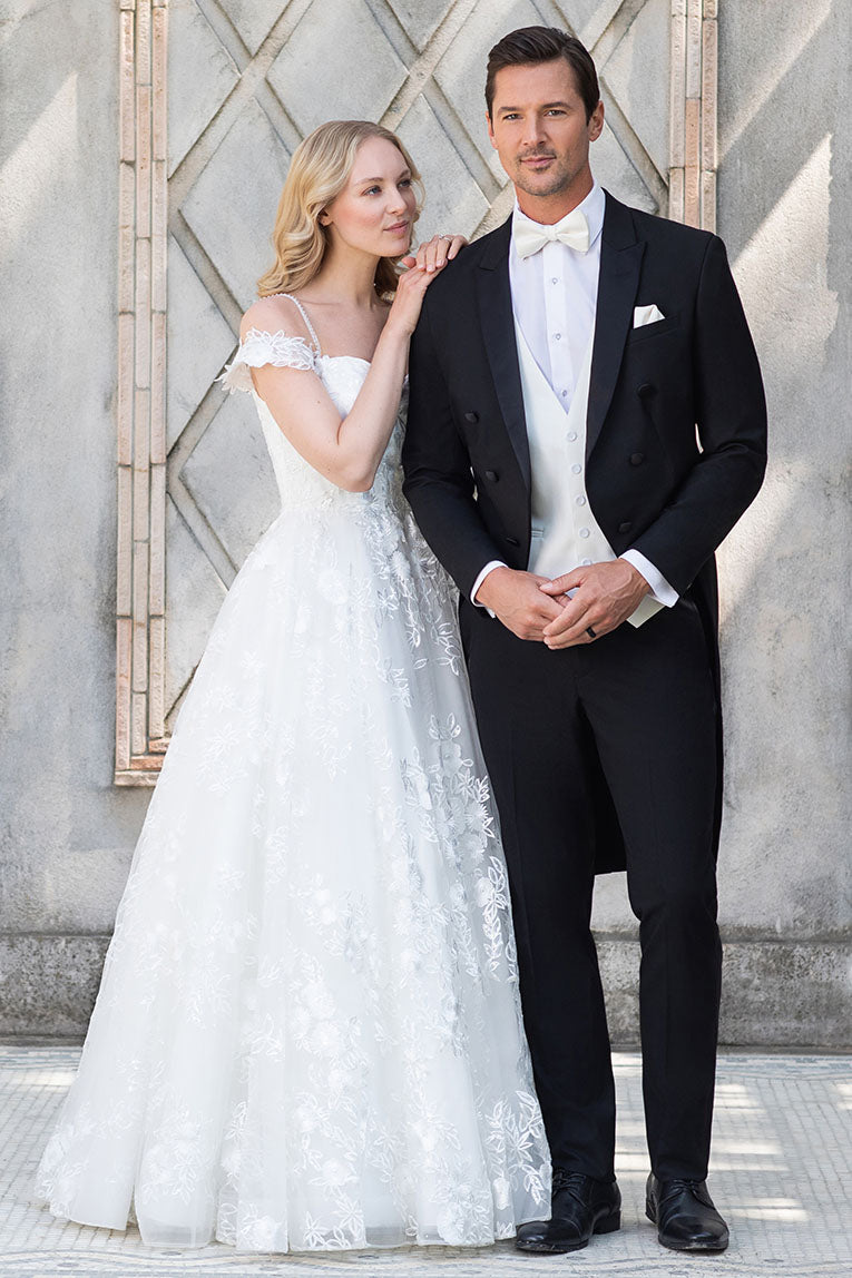 Mark of Distinction "Metro Tails" Peak Black Tailcoat Tuxedo Jacket (Separates)