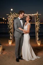 RN Collection Grey Solid 2-Button Notch Suit (2-Piece Set)