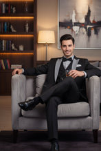 "Flare" Black 1-Button Peak Tuxedo (4-Piece Set)
